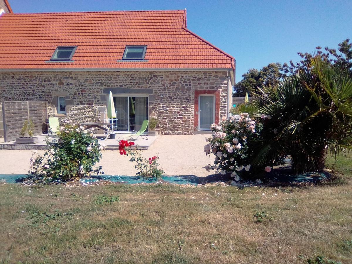 La Ferme D' Emerentine Bacilly Exterior photo