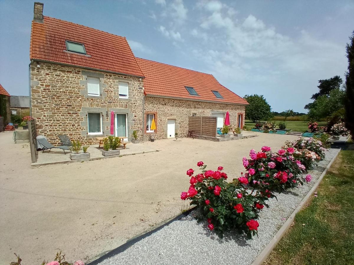 La Ferme D' Emerentine Bacilly Exterior photo