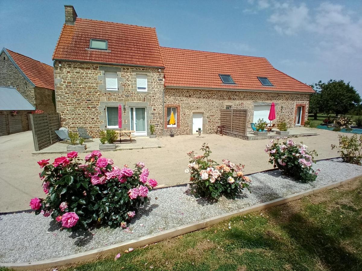 La Ferme D' Emerentine Bacilly Exterior photo
